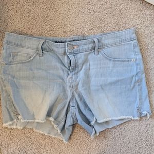 Woman's short
